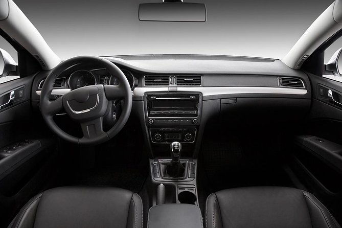 transfer-in-private-vehicle-from-aruba-reina-beatrix-airport-aua-aruba