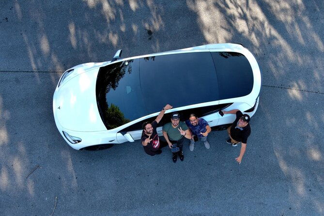 transfer-in-tesla-from-sdq-airport-to-santo-domingo