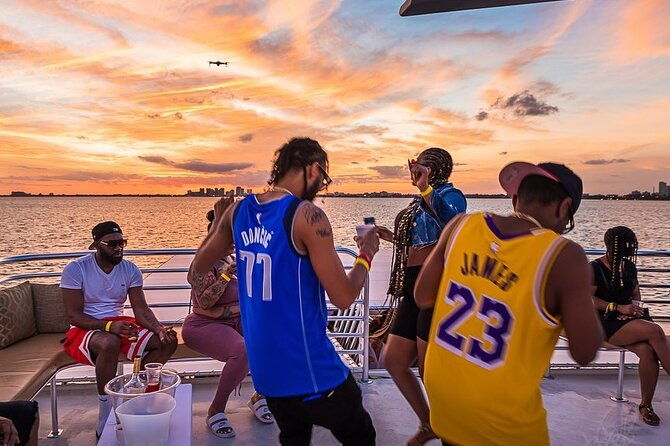 ultimate-party-in-miami-boat-party-party-bus-nightclub