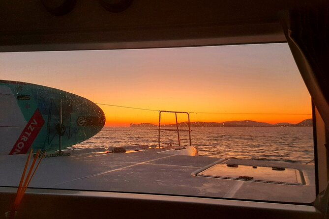 unique-aperitif-experience-at-sunset-on-a-catamaran