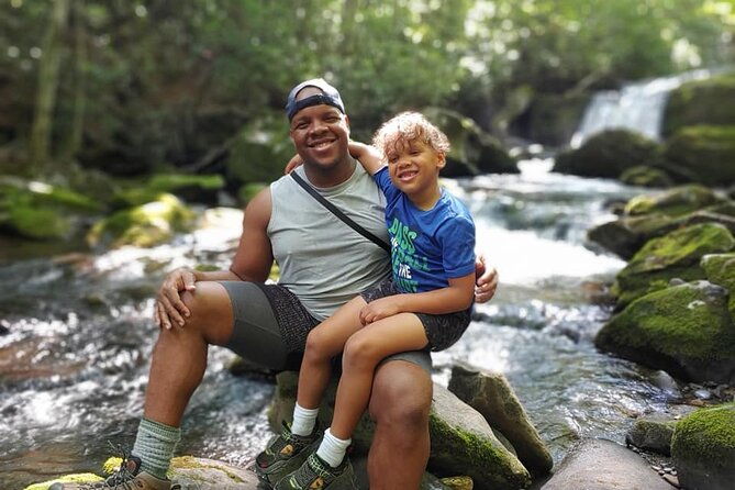 unplugged-waterfall-hike-in-the-smokies