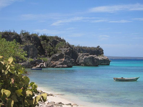 untouched-paradise-bay-of-the-eagles