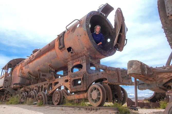 uyuni-salt-flats-and-colored-lagoons_3-days_shared-tour_english-speaking-guide