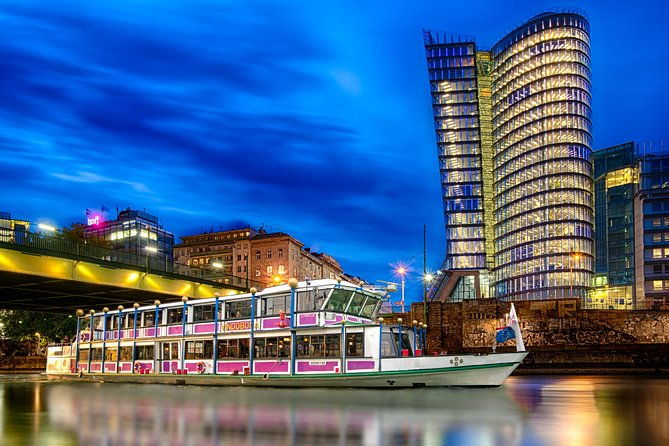 vienna-evening-sightseeing-cruise-with-music-and-dinner