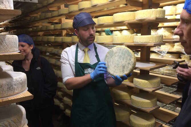 vineyard-cheesemaker-bus-tour-of-sussex-2
