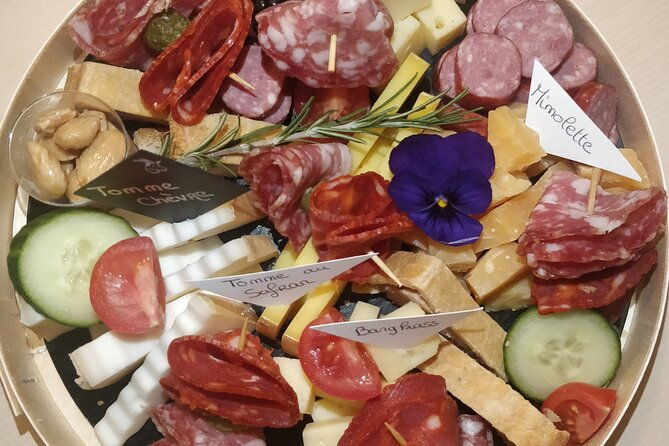 visit-and-tasting-of-wines-and-cheese-and-charcuterie-platter