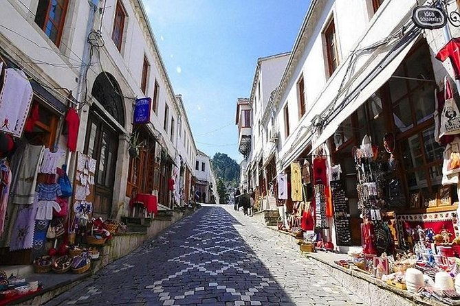 visit-the-city-of-gjirokastra-2
