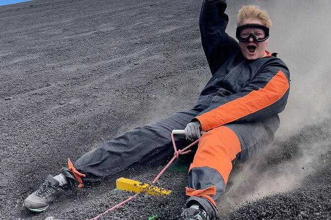 volcano-boarding-private-tour