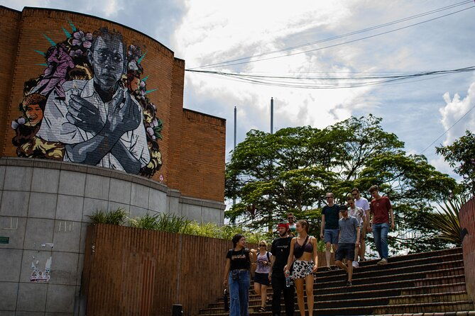 walking-historical-tour-of-medellin-walking-reality