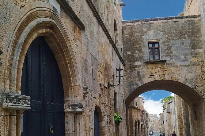 walking-mini-group-shore-excursion-of-rhodes-old-town