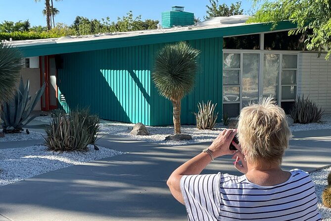 walking-palm-springs-twin-palms-private-tour