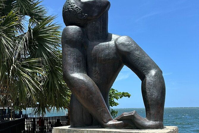 walking-tour-in-kingston-with-street-art-mural-treasure-hunt