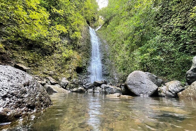 waterfall-hike-in-hawaii-private-transportation-group