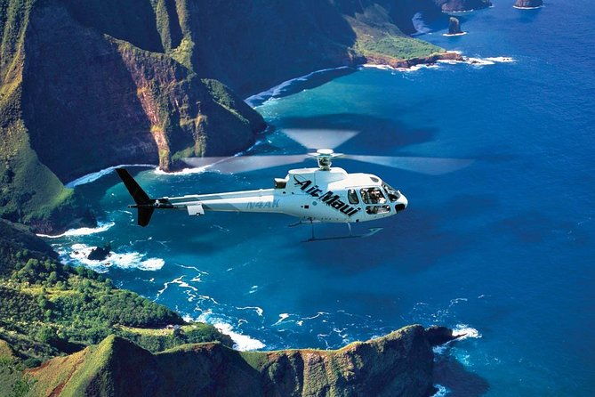 west-maui-and-molokai-60-minute-helicopter-tour