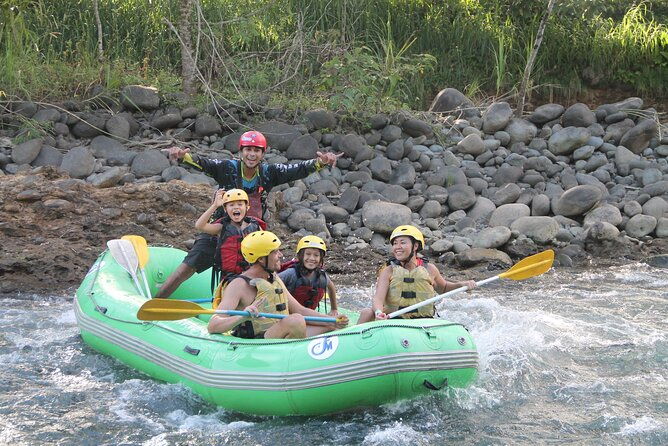 white-water-rafting-class-ii-iii-in-the-afternoon