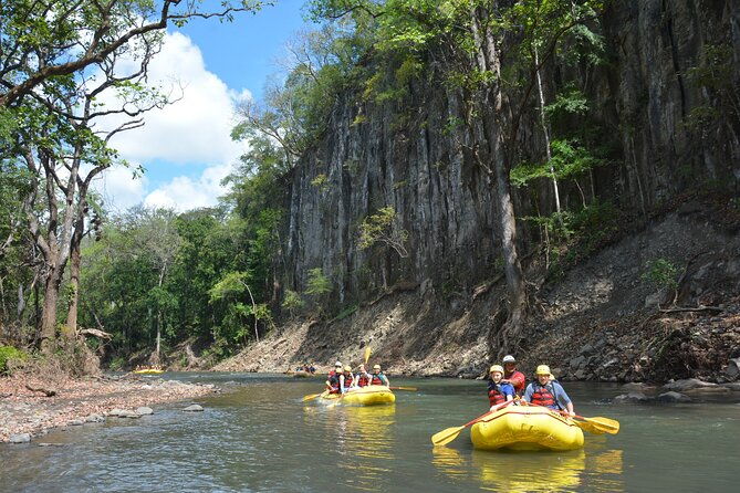 white-water-rafting-class-iii-and-iv-on-the-tenorio-river