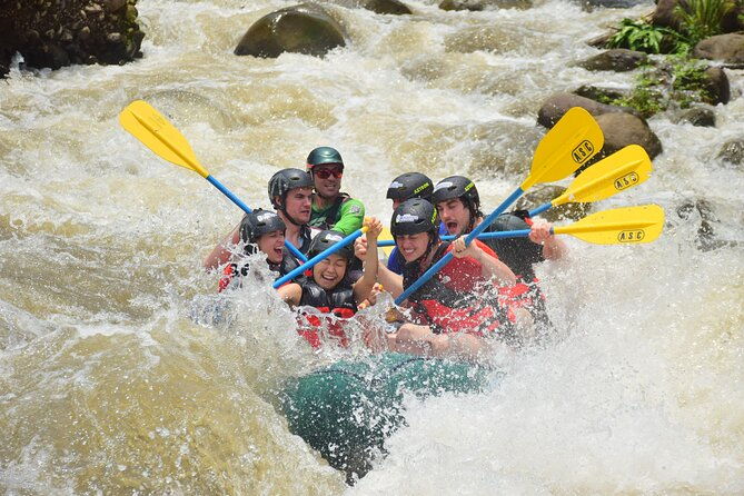 white-water-rafting-ii-and-iii-maquique-costa-rica-la-fortuna