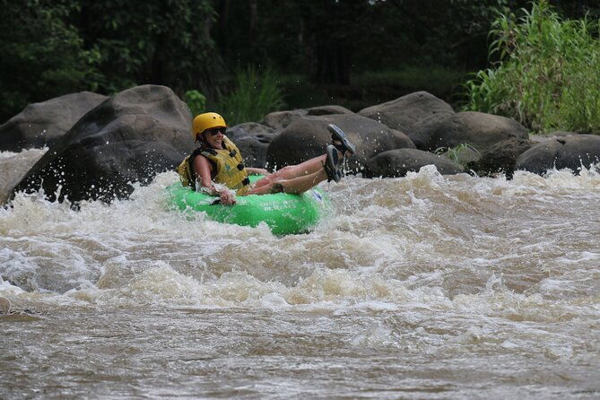 white-water-tubin-in-the-river-balsa