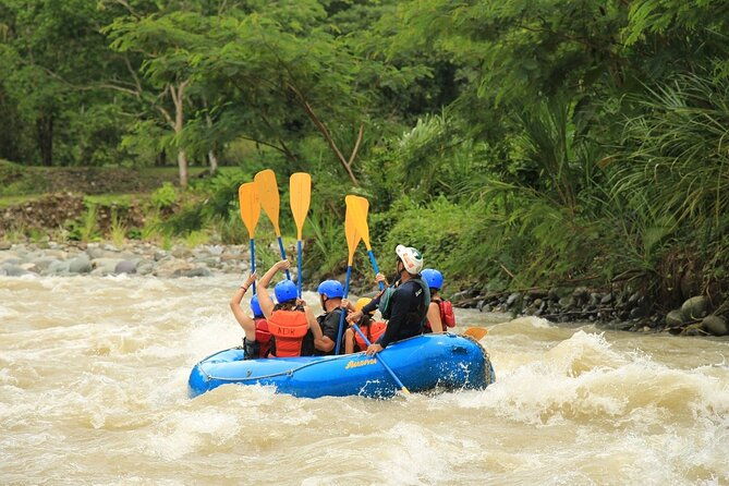 whitewater-rafting-savegre-class-ii-iii-plus-waterfall-manuel-antonio