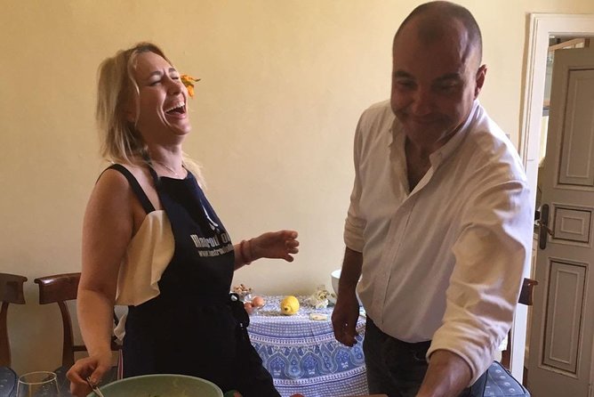 wine-and-extra-virgin-olive-oil-tasting-in-lucca-tuscany