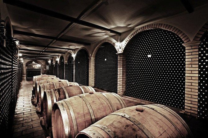 wine-tour-and-tasting-in-nocciano