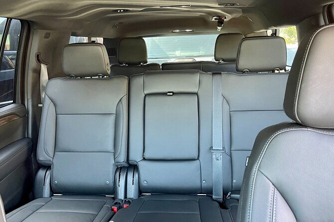 winery-and-vineyard-transportation-in-luxury-full-size-black-suv