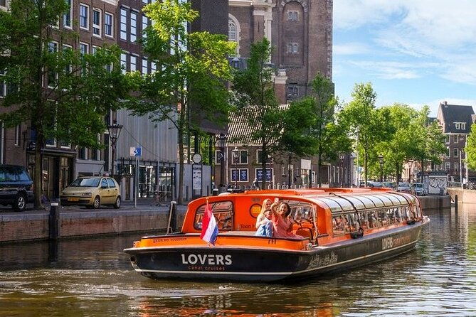 xtracold-icebar-amsterdam-1-hour-canal-cruise-2