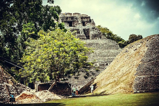 xunantunich-day-trip-from-belize-city