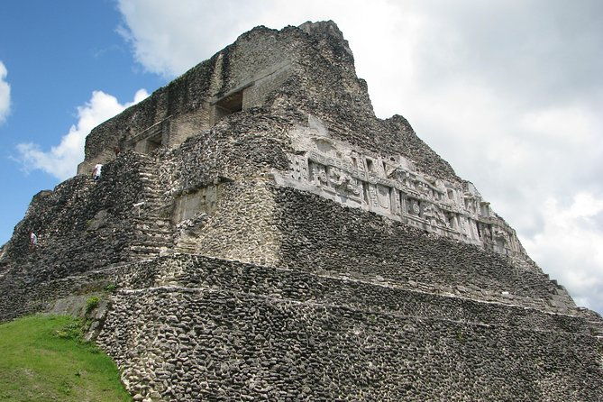 xunantunich-maya-site-cave-tubing-with-local-tour-guide