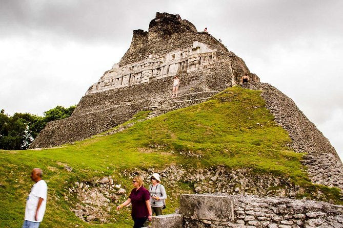 xunantunich-mayan-ruin-and-cave-tubing-from-belize-city