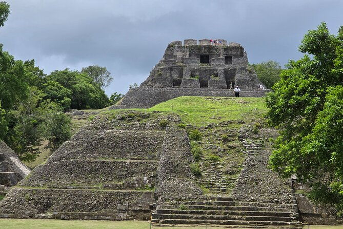 xunantunich-mayan-ruins-tour-and-cave-tubing-at-jaguar-paw