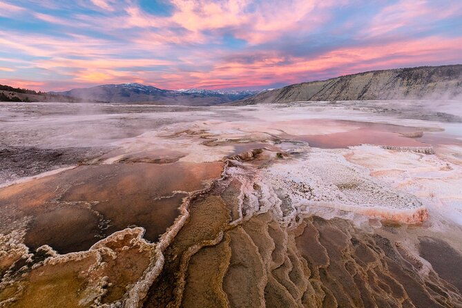 yellowstone-in-a-day-wildlife-canyons-hot-springs