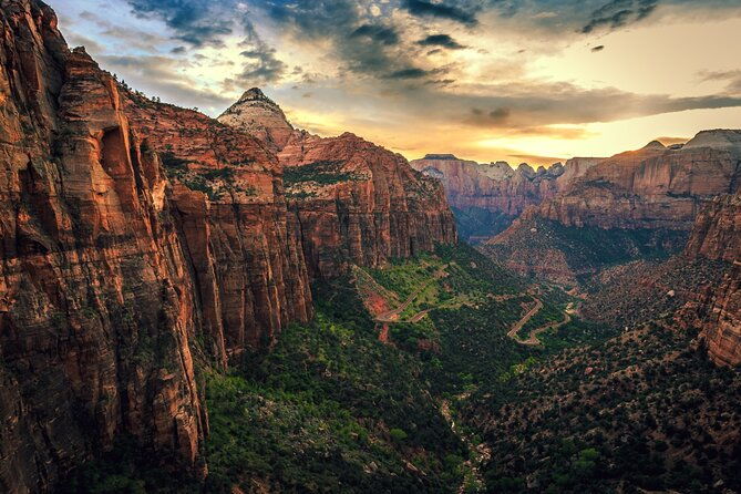 zion-national-park-self-guided-driving-shuttling-tour