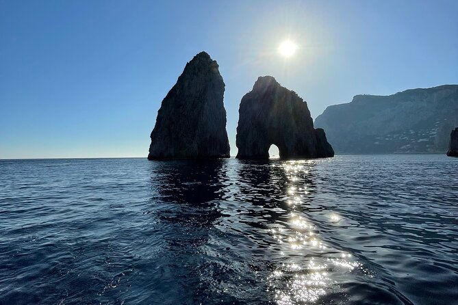 3-hour-private-boat-tour-on-the-island-of-capri