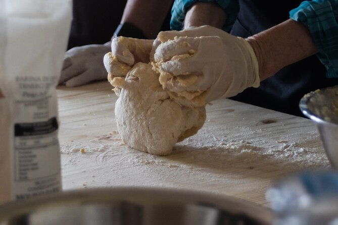 3-hour-tuscan-cooking-class-with-wine-oil-tasting
