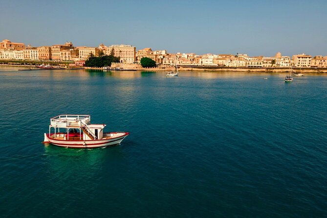 3-hours-private-boat-tour-of-the-island-of-ortigia-with-aperitif