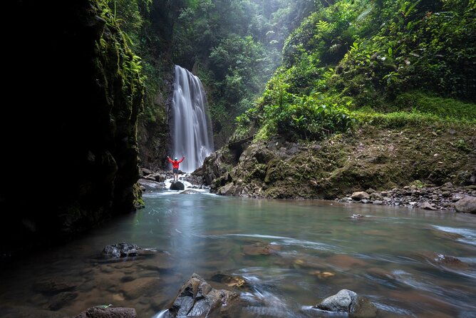 3-in-1-monteverde-cloud-forest-waterfalls-wild-trekking-and-horseback-riding