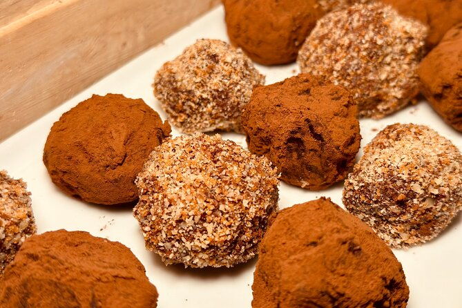 1-5h-chocolate-truffle-making-workshop-in-bruges