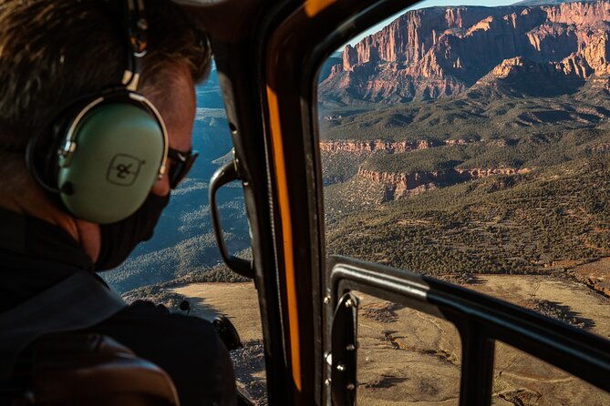 100-mile-zion-national-park-panoramic-helicopter-flight