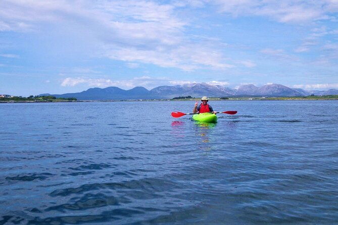 2-5-hour-guided-sea-kayaking-in-roundstone-bay