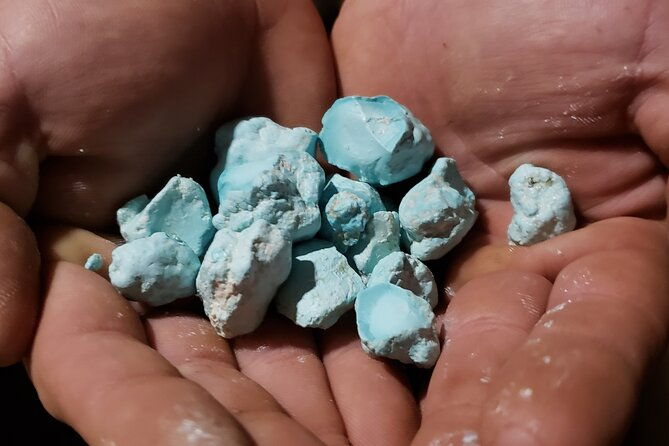 2-5-hour-turquoise-collecting-tour