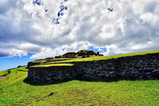 2-days-highlights-tour-in-easter-island-moai-and-nature