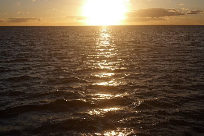 2-hour-maalaea-luxury-powerboat-sunset-cruise-for-up-to-6-guests