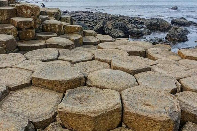 2day-private-tour-northern-ireland-top-sights-giants-causeway-belfast-adventure