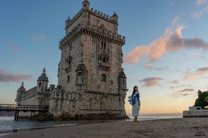2h-lisbon-tiles-street-art-tuk-tuk-tour