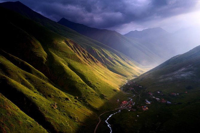 3-day-hiking-group-tour-in-kazbegi-4