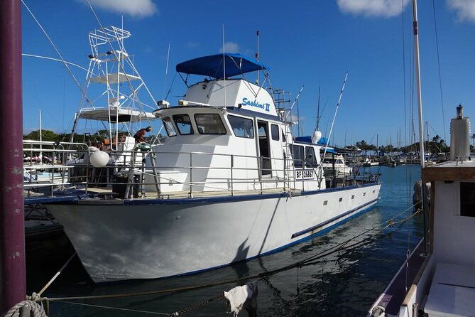 3-hour-honolulu-bottom-fishing-adventure