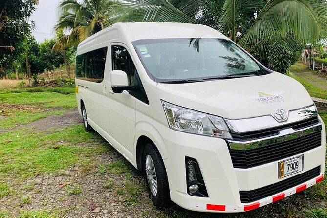 3-hour-shuttle-service-from-san-jose-airport-to-la-fortuna