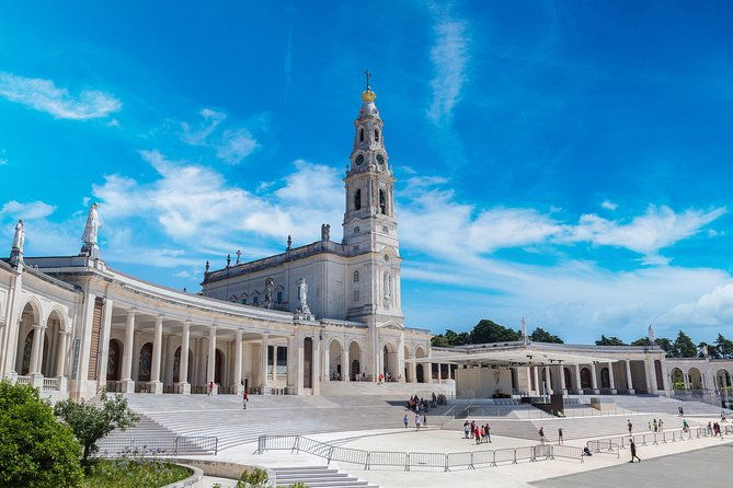 3-tours-private-tour-sintra-second-day-tour-fatima-third-day-tour-lisbon