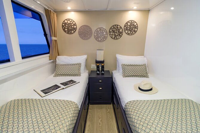 4-day-galapagos-cruise-itinerary-dnorth-aboard-monserrat-yacht